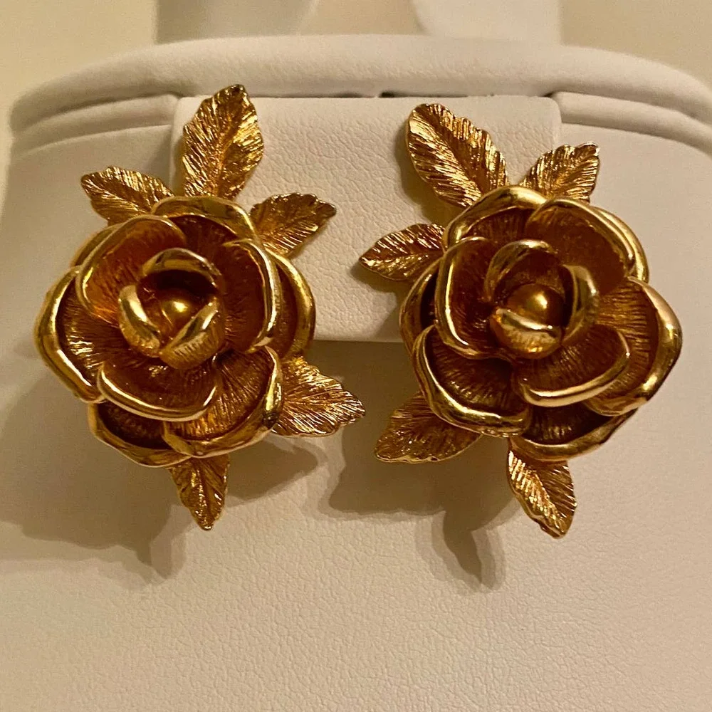 Vintage American Beauty Rose Clip On Earrings Sarah Coventry MCM 60s Sarah Cov - Picture 4 of 6